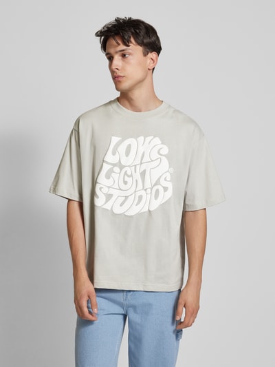 Low Lights Studios T-Shirt mit Label-Print Modell 'RETRO' Hellgrau 4