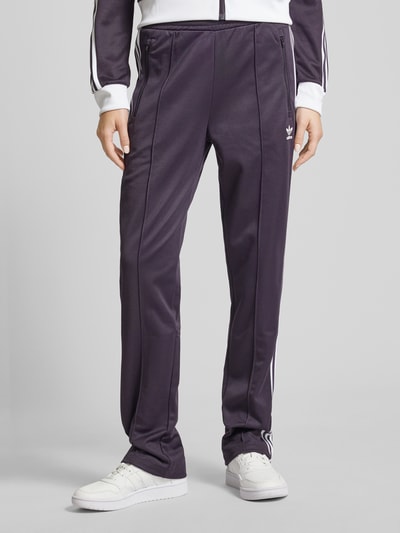 adidas Originals Regular Fit Sweatpants mit Label-Print Modell 'BECKENBAUER' Aubergine 4