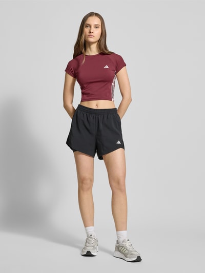 ADIDAS SPORTSWEAR Kort T-shirt met labelprint Aubergine - 1