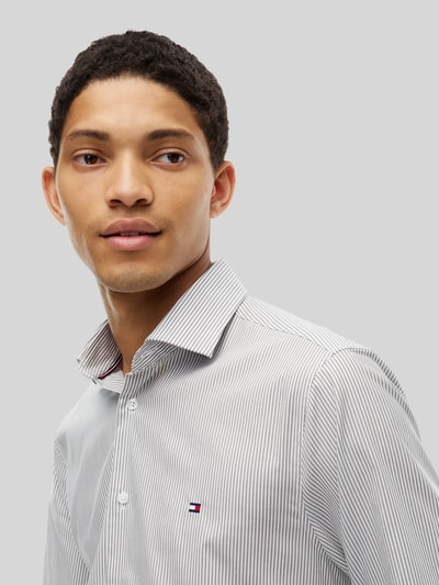 Tommy Hilfiger Slim Fit Businesshemd mit Logo-Stickerei Gruen 3