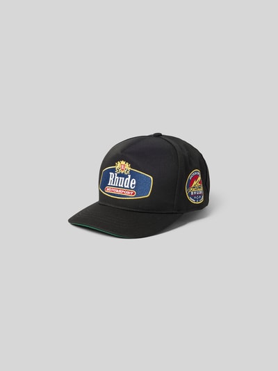 Produktfoto, Basecap mit Label-Patch von RHUDE, schwarzer Baumwoll-Mix mit Denim-Kontrastbesatz, verstärkter Schirm, verstellbarer Riegel