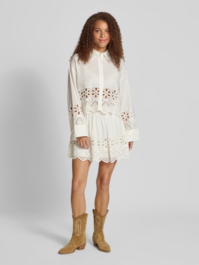 EDITED Minirock mit Lochstickerei Modell 'Quella' Offwhite 1
