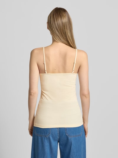 Frauenmodel trägt Regular Fit Trägertop aus Baumwoll-Mix von s.Oliver RED LABEL, Optik: Unifarben, Rückansicht, Ganzkörperansicht Rückansicht.