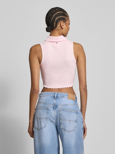 Tommy Jeans Crop Top in Ripp-Optik Rosa 5