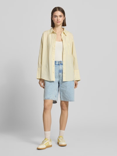 Calvin Klein Jeans Jeansshorts mit Label-Detail Jeansblau Melange 1