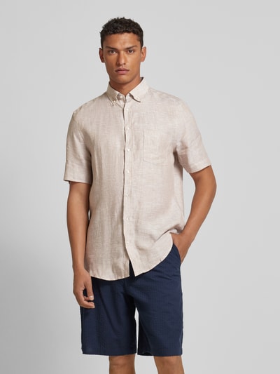 Christian Berg Men Koszula lniana o kroju regular fit z kołnierzykiem typu button down Piaskowy 4