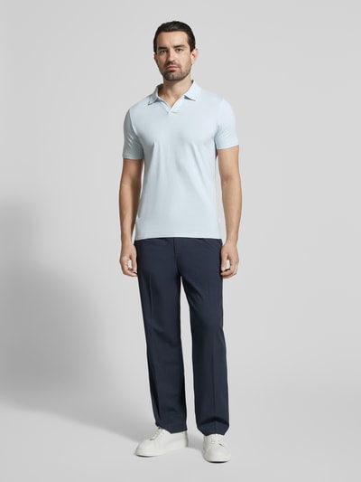 Lindbergh Slim Fit Poloshirt mit V-Ausschnitt Hellblau 1