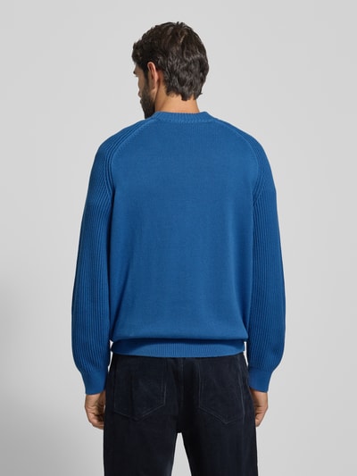 Selected Homme Sweter z dzianiny o kroju regular fit z czystej bawełny model ‘DERECK’ Królewski niebieski 5