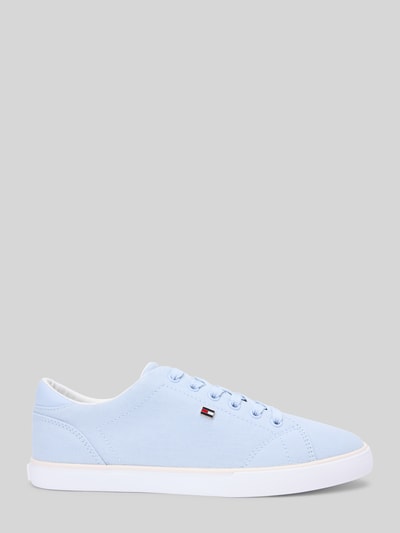 Produktfoto, Low Top Sneaker aus Canvas von Tommy Hilfiger in Optik: Unifarben, Schuhspitze abgerundet, flach, Logo-Applikation, reine Baumwolle