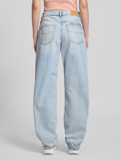 Review Straight Leg Jeans aus reiner Baumwolle Hellblau 5