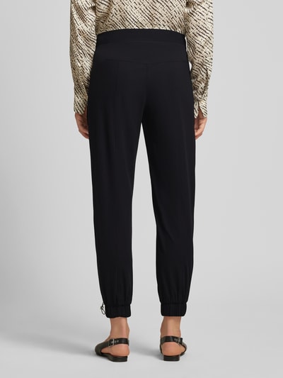 Marc Cain Relaxed fit stoffen broek met labelapplicatie Zwart - 5