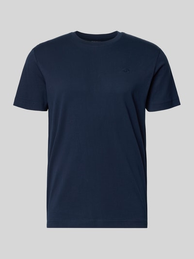 Produktfoto, Regular Fit T-Shirt aus reiner Baumwolle von Tom Tailor in Dunkelblau, unifarben, Rundhals, kurzarm, Logo-Stitching.