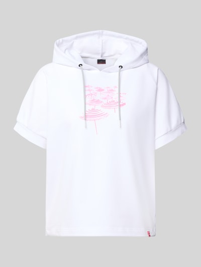 Produktfoto, T-Shirt aus Baumwoll-Mix mit Kapuze Modell 'SHARON3' von FIRE + ICE, biały, różowy nadruk, luźny krój, krótki rękaw, elastyczne mankiety, tunel w pasie, detal z logo