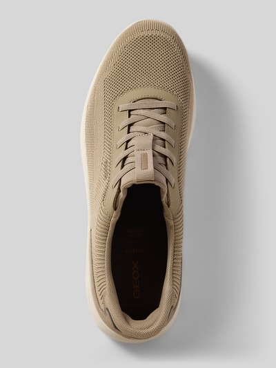 Produktfoto, Slip-on-Sneaker mit profilierter Sohle Modell 'SPHERICA' von Geox in Beige, Abgerundete-Spitze, Schlupfform, Mesh-Optik, Absatzhöhe 5 cm, Schafthöhe 8 cm, Schaftweite 7 cm, Schräg-von-oben-Ansicht.