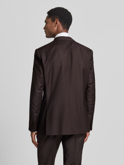 Männermodel trägt Straight Fit Anzugjacke mit Reverskragen von Roy Robson in dunklem Braun, glatter Anzug-Stoff:, Ganzkörperansicht Rückansicht. Bundweite 109 cm, Rückenlänge 74 cm, Schulterbreite 46 cm, Ärmellänge 67 cm, Innenbeinlänge 87 cm, Elastischer-Material-Mix, 2-Knopfleiste, Pattentaschen.