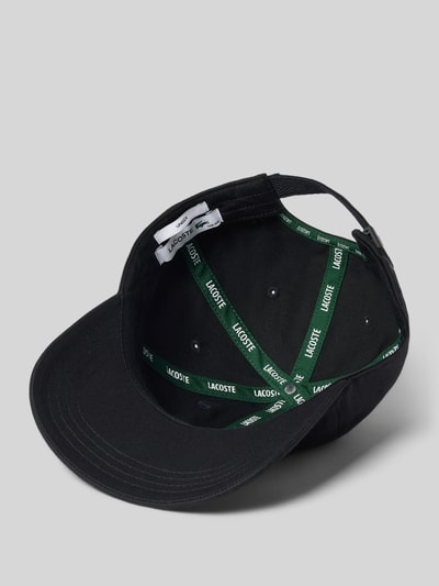 Produktfoto, Basecap aus reiner Baumwolle von Lacoste in Schwarz, unifarben, verstärkter Schirm, feine Webstruktur, Label Patch, Schnallenverschluss