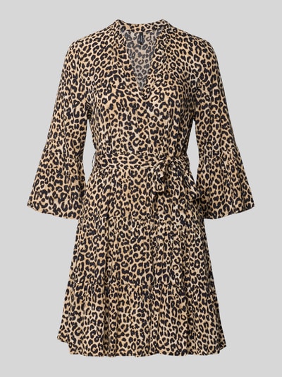 Produktfoto, Tailliertes Tunikakleid aus reiner Viskose Modell 'MELBA' van Vero Moda, dames tuniekjurk met all-over motief, getailleerd, minilengte, V-hals, riemlussen, strikceintuur, trompetmouwen, volantzoom, materiaal: zuiver viscose, kleurenmix van beige en zwart, textuur glad met zachte valling.