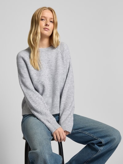 Pieces Relaxed Fit Pullover mit Rundhalsausschnitt Modell 'OLLA' Hellgrau Melange 3