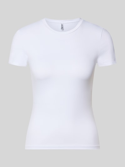 Productfoto, wit slim fit t-shirt met ronde hals model 'LULA' van PIECES Dames, gladde structuur, geen personen afgebeeld.