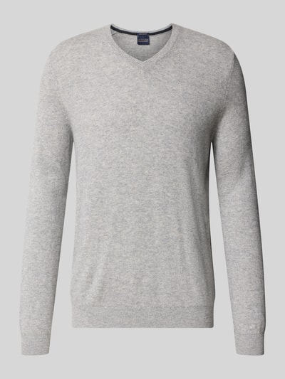 Produktfoto, Strickpullover aus Kaschmir mit V-Ausschnitt van Christian Berg Men in lichtgrijs, regular fit, heren, fijne textuur, maat M ruglengte 71 cm, mouwlengte 71 cm