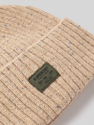 Superdry Beanie in Ripp-Optik Beige Melange 2