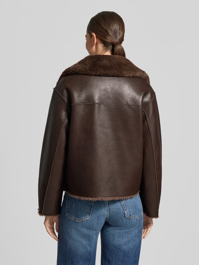 OPUS Cropped Webpelzjacke aus Polyester mit Wendefunktion Modell „Hafellda“ Dunkelbraun 5