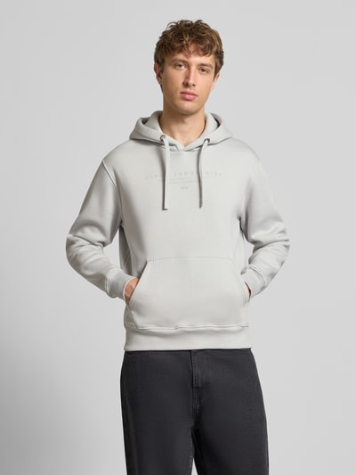 Alpha Industries Bluza z kapturem, nadrukiem z logo i kieszenią kangurką Jasnoszary 4