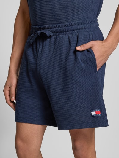 Tommy Jeans Regular Fit Sweatshorts aus Baumwoll-Mix Marine 3