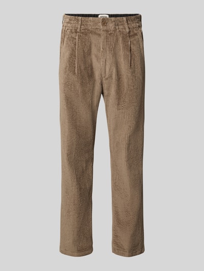Produktfoto, Straight Fit Hose aus Baumwoll-Mix Modell 'Chasy' von DRYKORN in Cord-Optik, braun, sichtbare Gesäßtaschen, neutrale Studioansicht, elastischer Stoff.