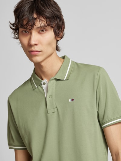 Tommy Jeans Regular Fit Poloshirt mit Logo-Stitching Oliv 3