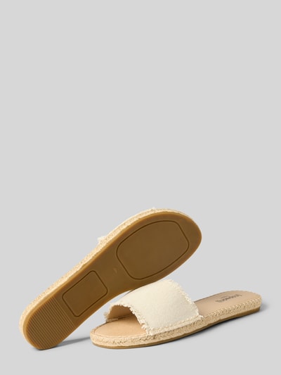 Produktfoto, Sandalette mit Fransen Modell 'PLAGE' von Espadrij, cremefarbener Stoff, 2 cm Absatz, abgerundete Spitze, naturfarbene Sohle