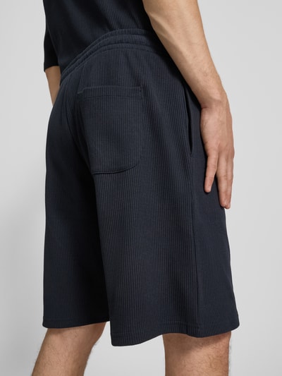 REVIEW Straight Fit Sweatshorts mit Strukturmuster Black 3
