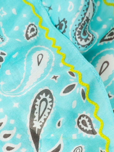 Productfoto, Tuch mit Seide-Anteil und Paisely-Muster Modell 'Rombous' van Codello in katoenmix met zijde, rechthoekig dames model, turquoise met grijs paisleymotief en gele stiksels, maat 1 met een breedte van 45 cm en een lengte van 45 cm.
