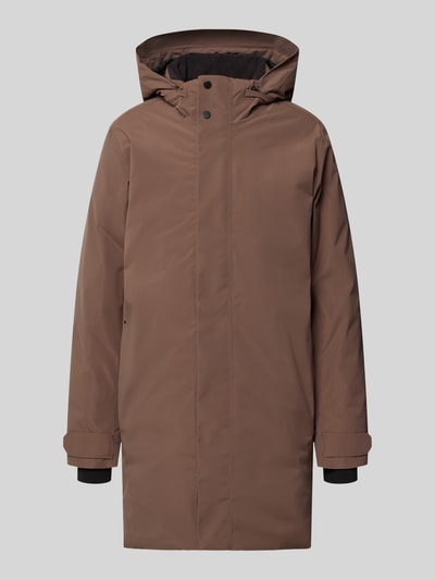 Produktfoto, bruine regular fit parka met capuchon, opstaande kraag, verdekte ritssluiting, mouwsluitingen, Model 'HEKTOR' van Didriksons, Ruglengte maat M 99 cm, schouderbreedte 48 cm, borstwijdte 50 cm, mouwlengte 71 cm