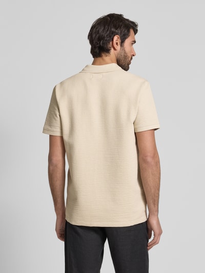 MCNEAL Regular Fit Poloshirt mit V-Ausschnitt Beige 5