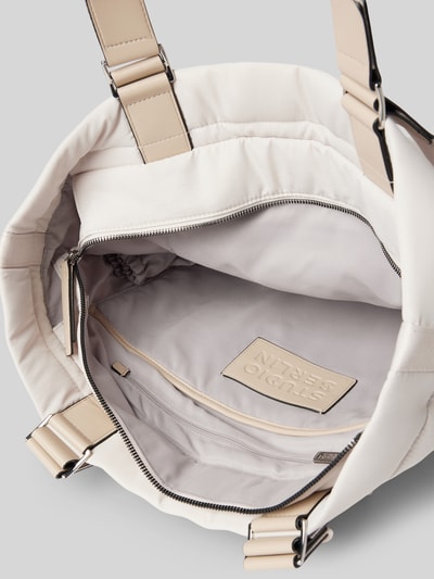 STUDIO BERLIN Handtasche mit Label-Badge Modell 'PRENZLAU' Hellgrau 5