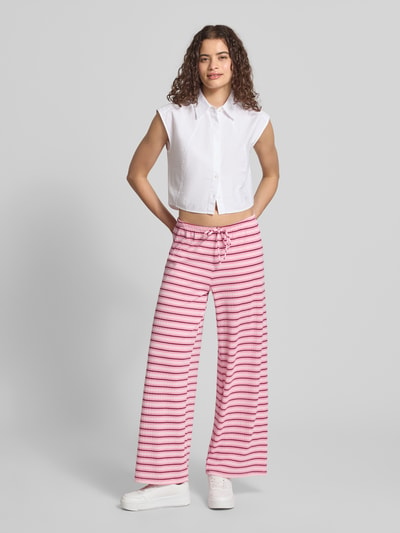 Gina Tricot Hose mit Streifenmuster und Tunnelzug Pink 1