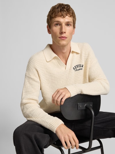REVIEW Strickpullover mit Label-Stitching Ecru 3