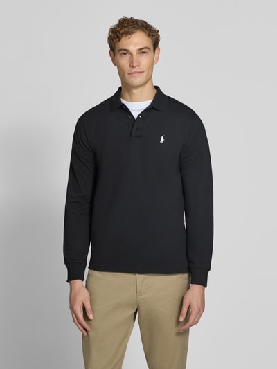 Männermodel trägt zwart Regular Fit poloshirt met gestikt logo van Polo Ralph Lauren, Heren pullover, Ganzkörperansicht van voren