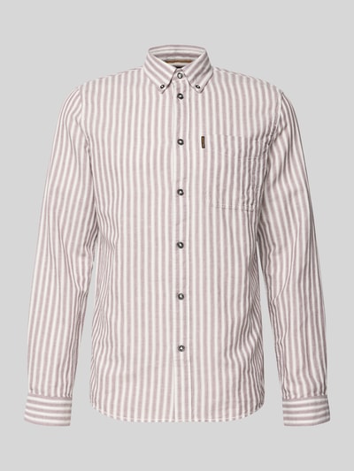 Produktfoto, Regular Fit Freizeithemd mit Leinen-Anteil von PME Legend, gestreifter Baumwoll-Mix mit Leinen-Baumwoll-Anteil, Langärmelig, Button-Down-Kragen, Brusttasche, Logo-Patch, durchgehende Knopfleiste, beige-weißes Streifenmuster, weiche strukturierte Oberfläche, Größe M mit Rückenlänge 77 cm, Schulterbreite 45 cm, Ärmellänge 70 cm