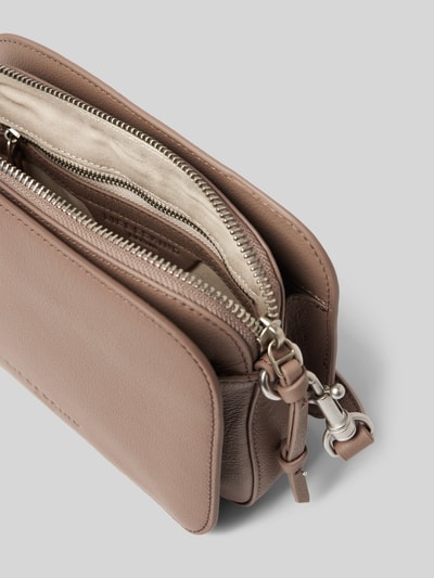 LIEBESKIND BERLIN Crossbody Bag aus echtem Leder Modell 'LUKA' Dunkelbraun 5