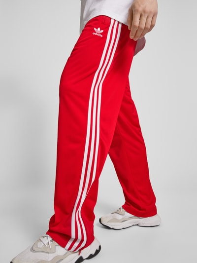 adidas Originals Spodnie dresowe z wyhaftowanym logo model ‘FIREBIRD’ Czerwony 3
