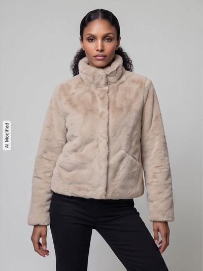 ONLY Regular Fit Webpelzjacke mit Stehkragen Modell 'NEWVIDA' Sand 4