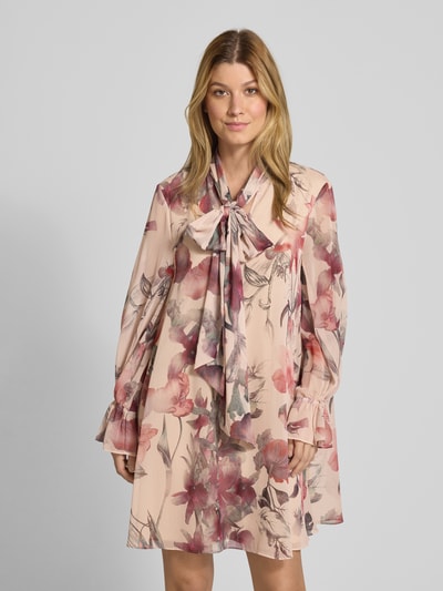 V by Vera Mont Cocktailjurk met strik Roze - 4