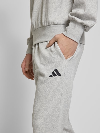 ADIDAS SPORTSWEAR Relaxed Fit Sweatpants mit Logo-Stitching Hellgrau 3