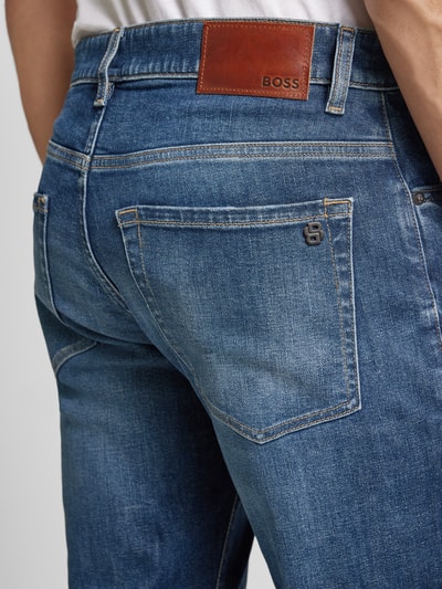 BOSS Orange Jeansy o kroju regular fit z naszywką z logo Jeansowy niebieski 3