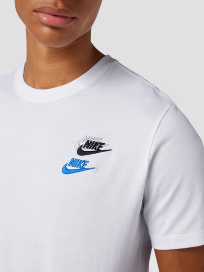 Nike T-Shirt mit kontrastiven Logo-Stitchings    Weiss 3