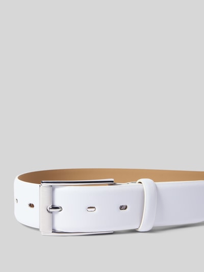 Productfoto, Gürtel aus echtem Leder van Lloyd Men's Belts, wit leer, klassieke pasvorm, metalen gesp, labeldetail, 127 cm breed.