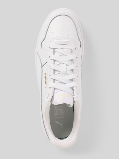 Produktfoto, Sneaker aus Leder-Mix Modell 'Carina' von Puma, biały kolor, zaokrąglony kształt, sznurowanie, nadruk metallic, perforacje, teksturowana podeszwa, wysokość obcasa w rozmiarze 40: 4 cm, wysokość cholewki w rozmiarze 40: 8 cm, szerokość w rozmiarze 40: 8 cm