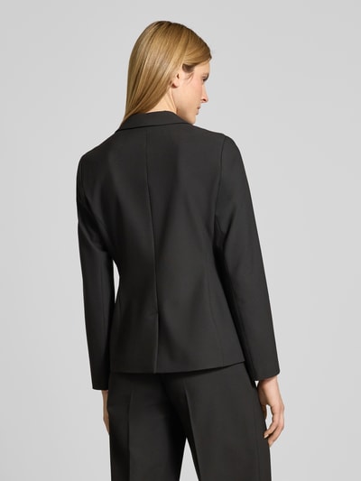 Vrouwenmodel draagt Regular Fit Blazer met viscose van s.Oliver BLACK LABEL, look: effen, split, lange mouw, ganzkörperansicht rückansicht.